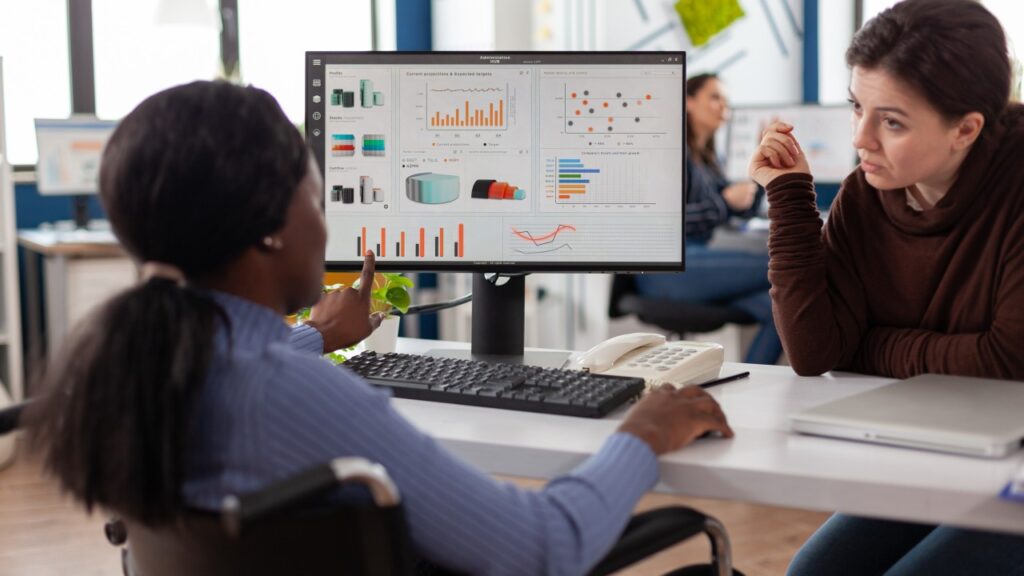 Elevating HR Analytics: Communicating Insights and Advancing Maturity